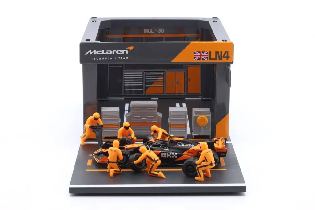 ไดโอรามา 1:43 McLaren MCL38 #4 Lando Norris ฟอร์มูล่าวัน ปี 2024 Bburago