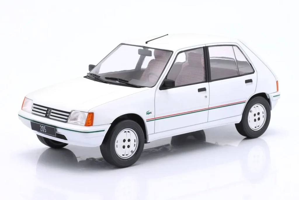 车型 1:18 Peugeot 205 年 1984 颜色 Lacoste 白色 ModelCarGroup