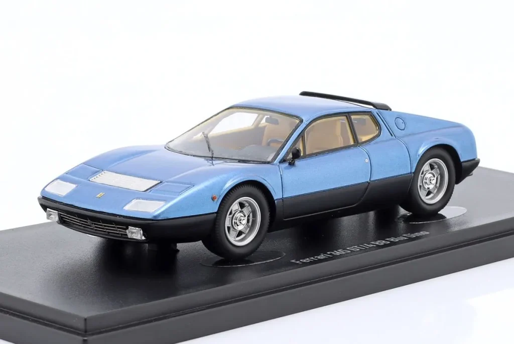 โมเดลรถ 1:43 Ferrari 365 GT/4 Berlinetta Boxer ปี 1973 สีน้ำเงิน เมทัลลิก (Blu Dino) AutoCult