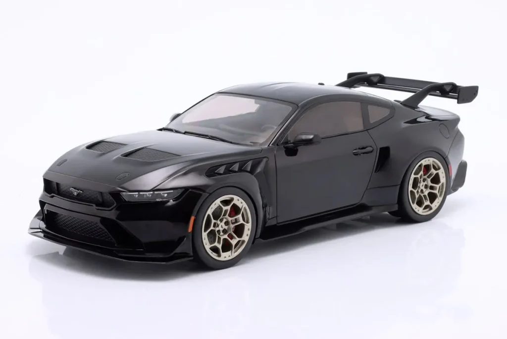 车型 1:18 Ford Mustang GTD 年 2025 黑色 Ixo