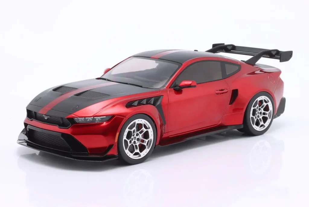 车型 1:18 Ford Mustang GTD 年 2025 红色 / 黑色 Ixo