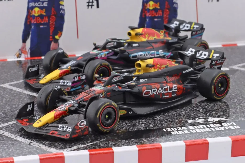 โมเดลรถ 1:43 Red Bull Racing RB19 & RB20 Max Verstappen ฟอร์มูล่าวัน Bburago