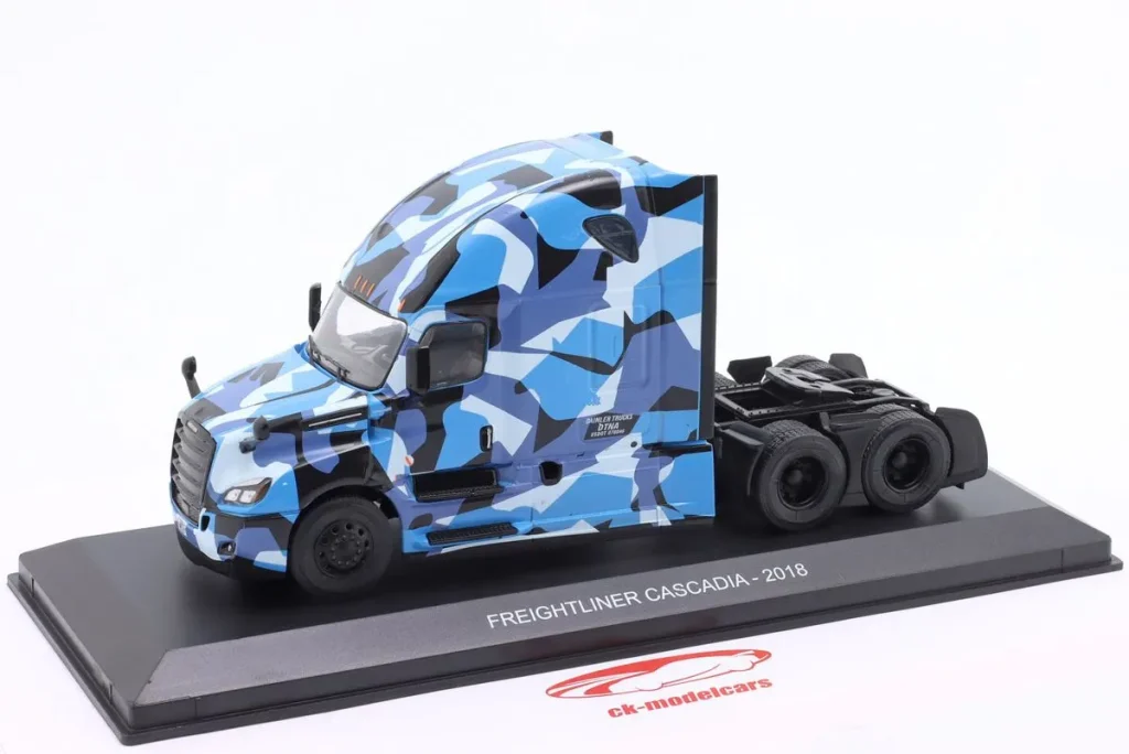 โมเดลรถ 1:43 Freightliner “Cascadia” Sattelzugmaschine ปี 2018 Hachette