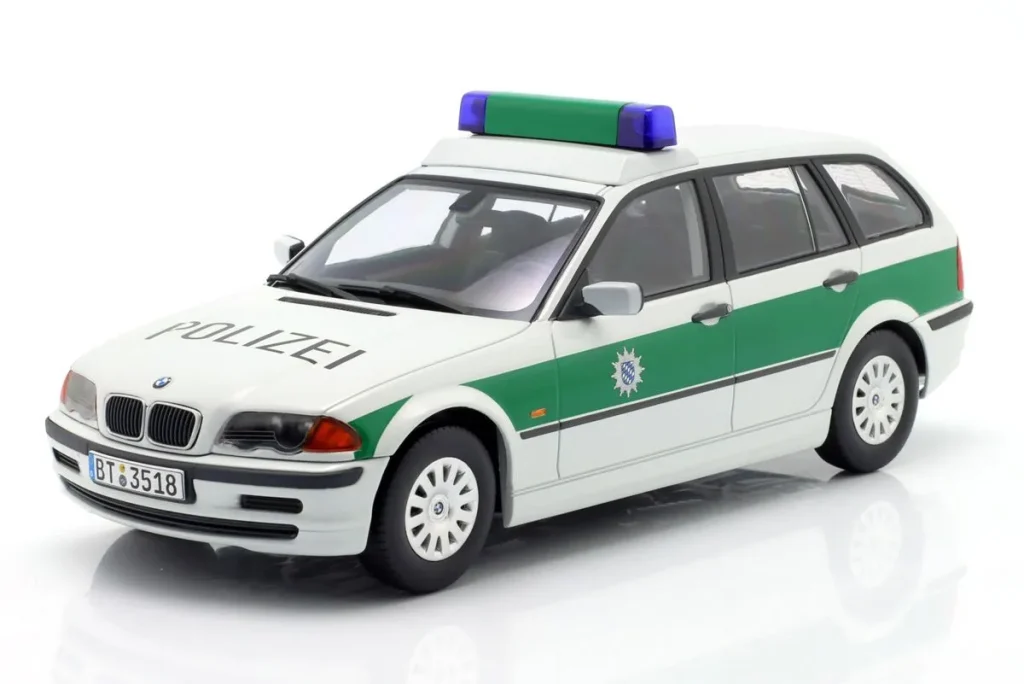 车型 1:18 BMW 3er Serie E46 Touring “Polizei” 年 1999 绿色 / 白色 KK-Scale