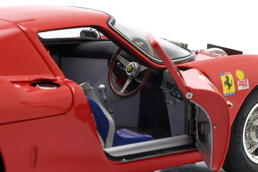 车型 1:18 Ferrari 250 LM #8 John Surtees, Lorenzo Bandini 排名 2 12h Reims 年 1964 CMC