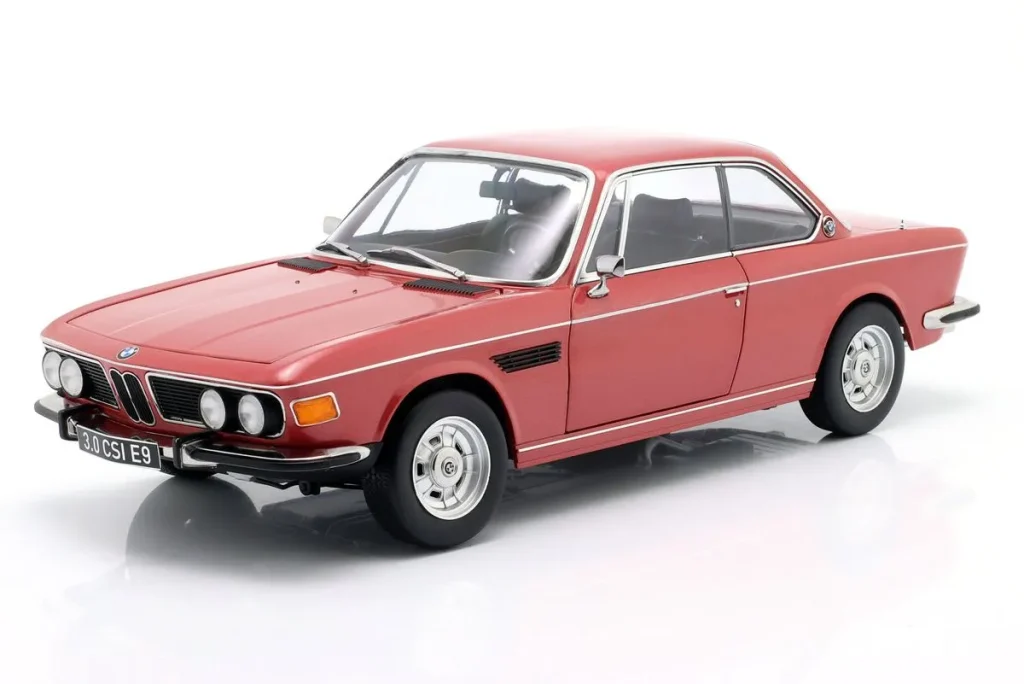โมเดลรถ 1:12 BMW 3.0 CSi (E9) พร้อม Alufelgen ปี 1971 สีแดงเมทัลลิก KK-Scale