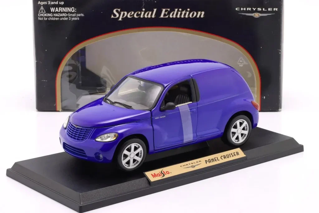 โมเดลรถ 1:18 Chrysler Panel Cruiser สีน้ำเงิน Maisto
