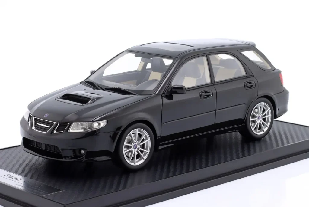 Model 1:18 Saab 9-2X Black Radscale Models