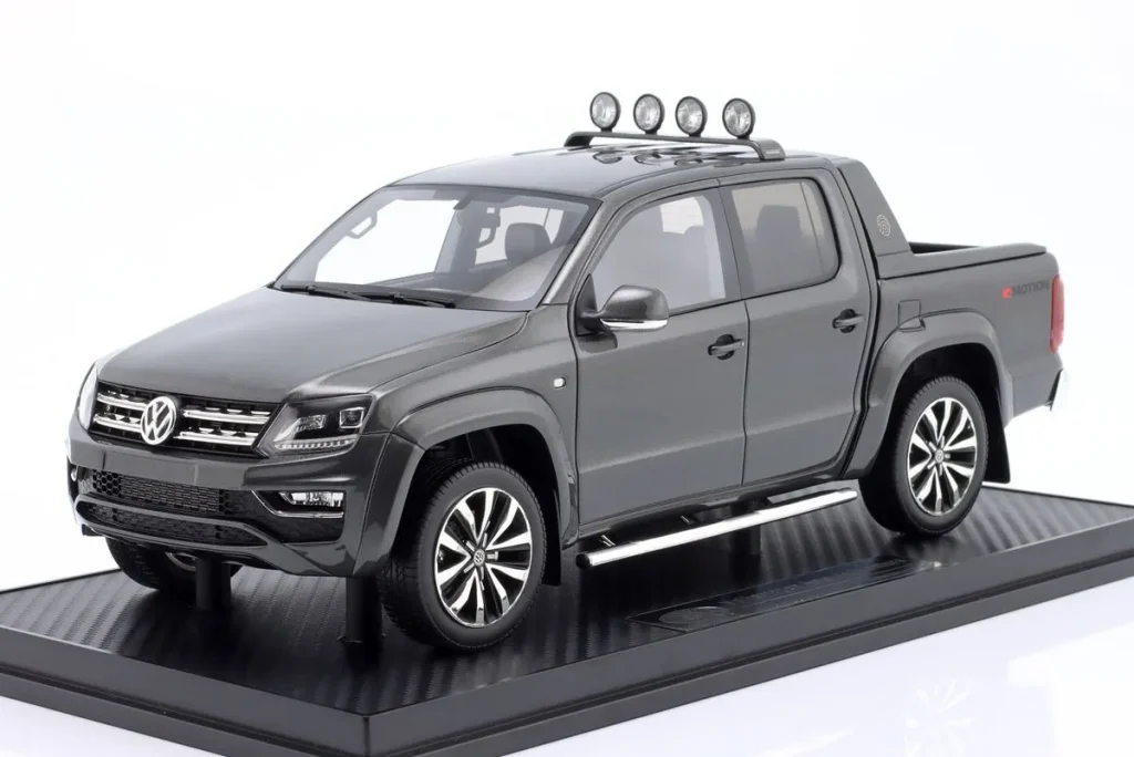โมเดลรถ 1:18 Volkswagen VW Amarok สีเทาเมทัลลิก Radscale Models