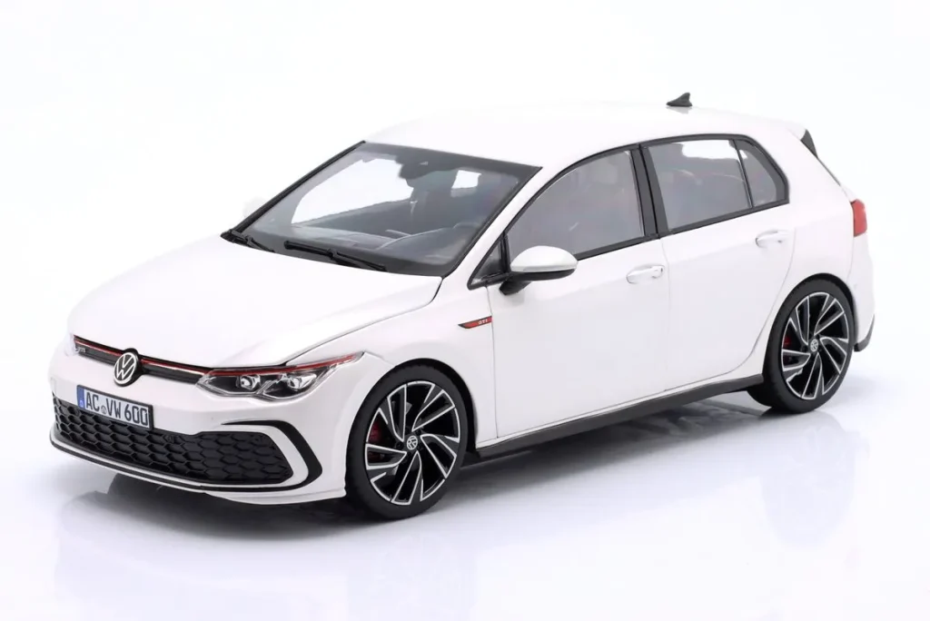 โมเดลรถ 1:18 Volkswagen VW Golf GTI ปี 2021 สีขาวเมทัลลิก Norev