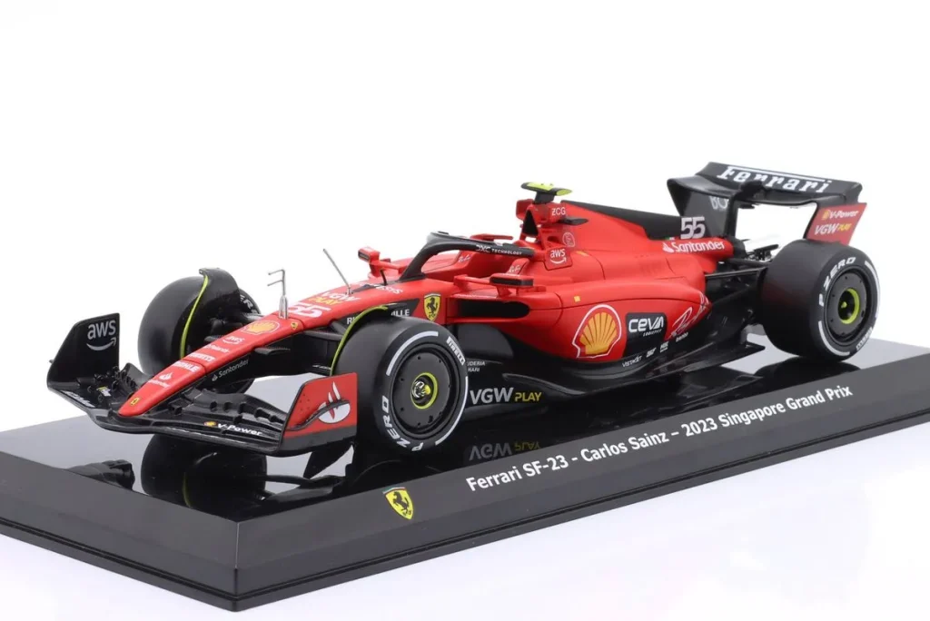 โมเดลรถ 1:24 Ferrari SF-23 #55 Carlos Sainz jr. โพลโพซิชัน & ผู้ชนะ Singapur GP ฟอร์มูล่าวัน ปี 2023 Premium Collectibles