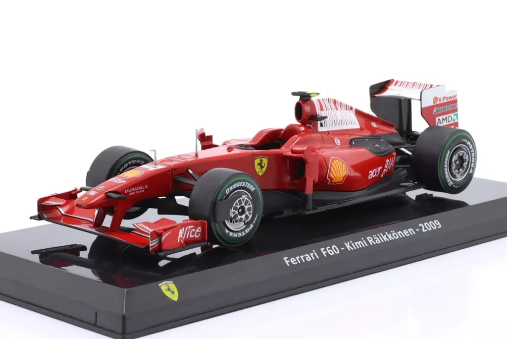 โมเดลรถ 1:24 Ferrari F60 #4 Kimi Räikkönen ฟอร์มูล่าวัน ปี 2009 Premium Collectibles