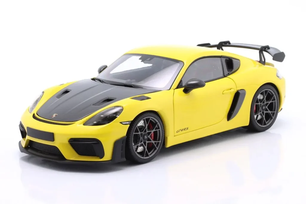 车型 1:18 Porsche Cayman GT4 RS 含 Weissach-Paket 年 2024 黄色 Minichamps