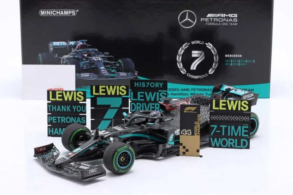 车型 1:18 Mercedes-AMG F1 W11 EQ Performance #44 Lewis Hamilton 一级方程式年 2020 Minichamps 113201444