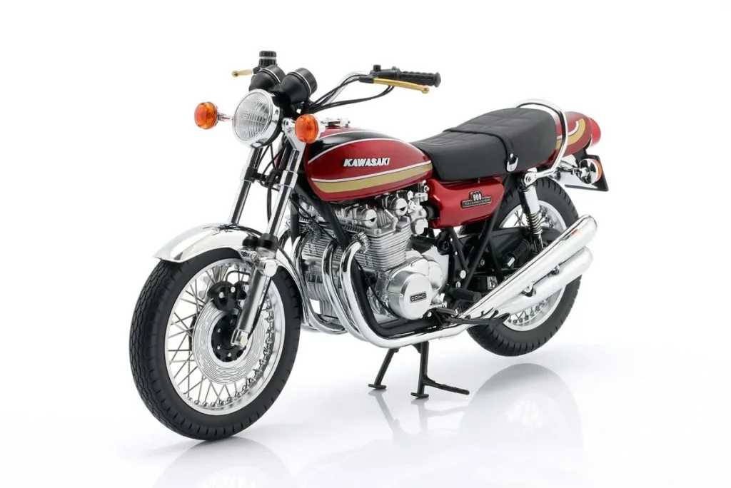 โมเดลรถ 1:12 Kawasaki 900 Z1 “Super 4” ปี 1972 สีแดงเมทัลลิก Minichamps