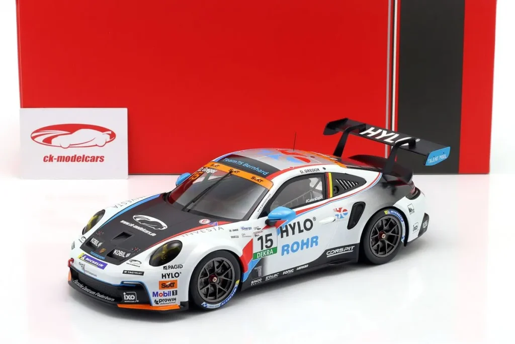 โมเดลรถ 1:18 Porsche 911 GT3 Cup #15 Daniel Gregor Porsche Carrera Cup Deutschland ปี 2025 Ixo