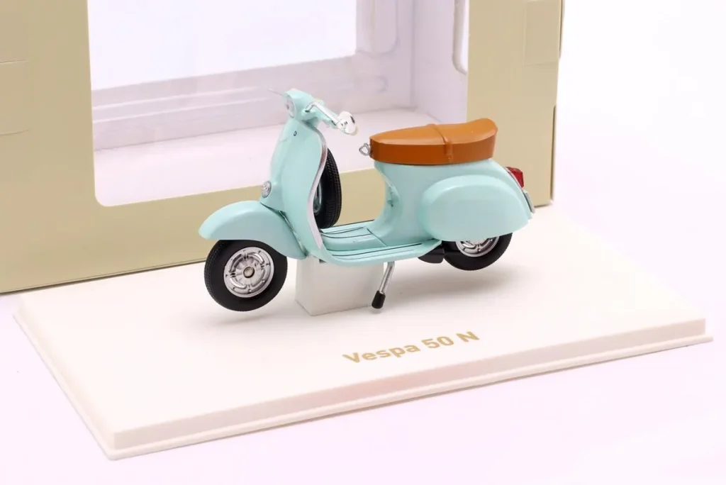 โมเดลรถ 1:18 Vespa 50 N ปี 1969 สี aqua marina น้ำเงิน Norev