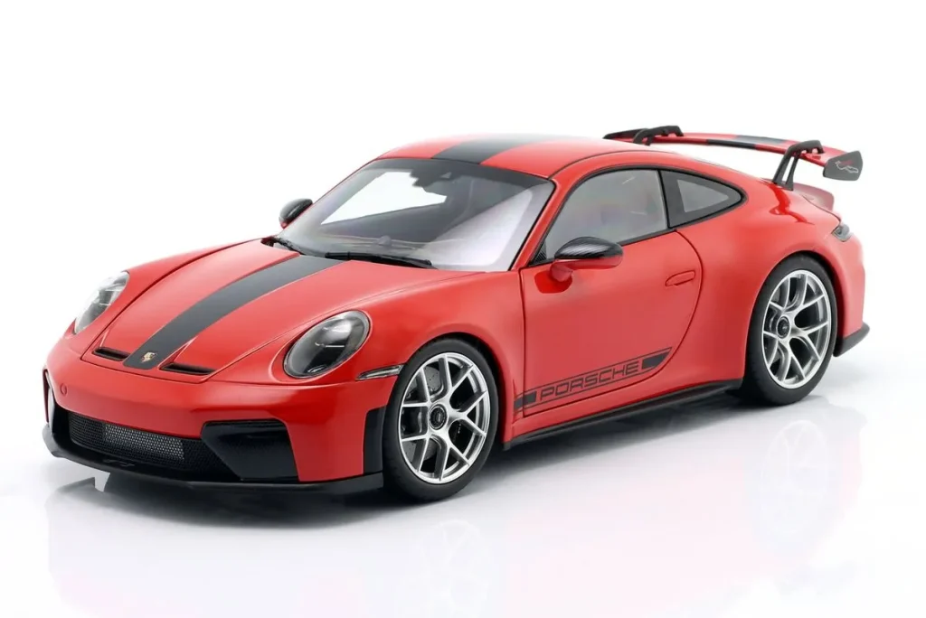 โมเดลรถ 1:18 Porsche 911 GT3 (992.2) ปี 2025 สีแดงอินเดีย Norev