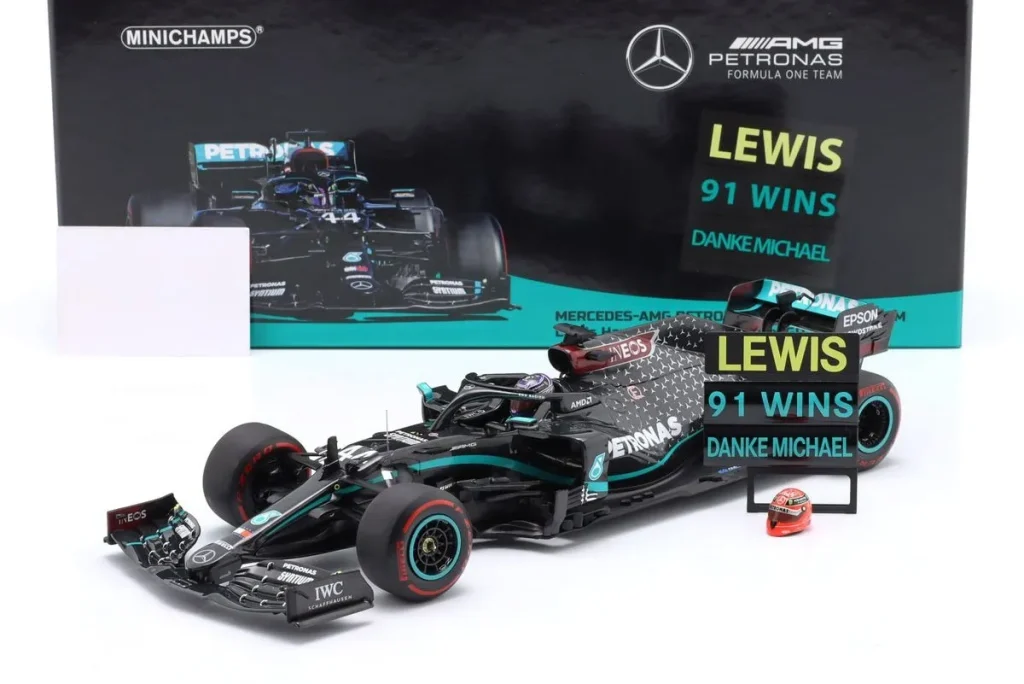 โมเดลรถ 1:18 Mercedes-AMG F1 W11 EQ Performance #44 Lewis Hamilton ฟอร์มูล่าวัน ปี 2020 Minichamps 113201144
