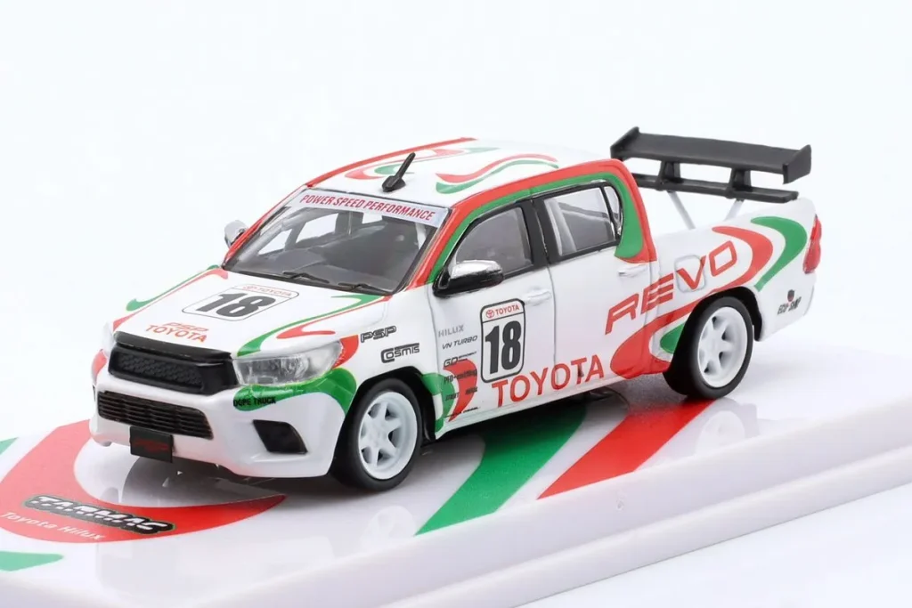 โมเดลรถ 1:64 Toyota Hilux Racing Pick-Up #18 สีขาว / แดง / เขียว Tarmac Works