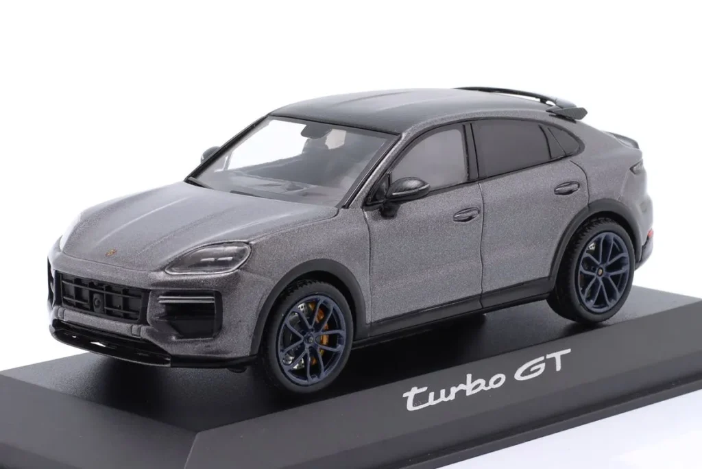 โมเดลรถ 1:43 Porsche Cayenne Turbo GT Coupé (E3 II) ปี 2025 สีเทาเมทัลลิก Solido