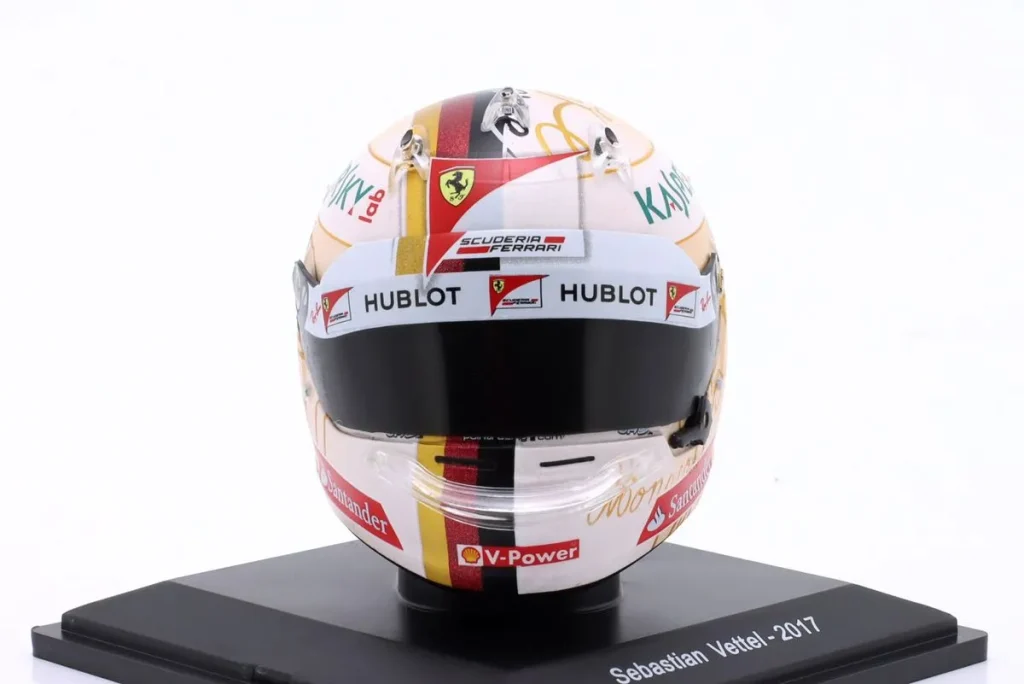 หมวกนักแข่งจำลอง 1:5 Ferrari SF70H #5 Sebastian Vettel ฟอร์มูล่าวัน ปี 2017 Spark MW8ALA0087