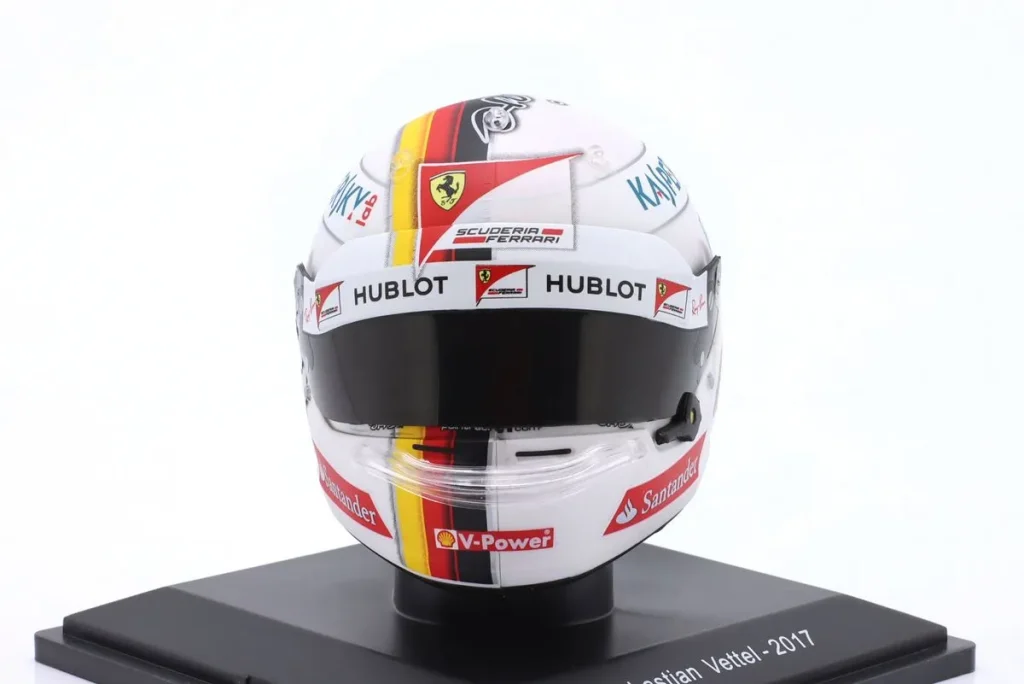 หมวกนักแข่งจำลอง 1:5 Ferrari SF70H #5 Sebastian Vettel ฟอร์มูล่าวัน ปี 2017 Spark MW8ALA0079
