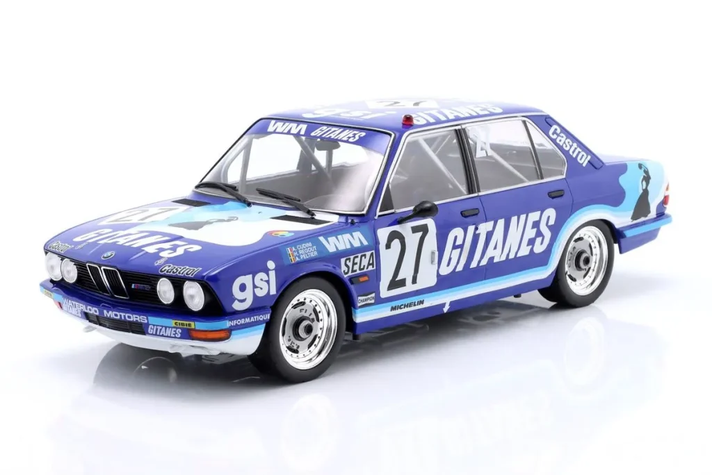 โมเดลรถ 1:18 BMW 528i (E28) #26 Jean-Pierre Jarier, Jean-Louis Trintignant, Thierry Tassin 24 ชั่วโมง สปา ปี 1982 Ixo
