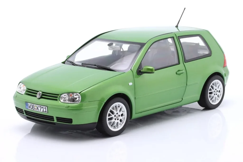 โมเดลรถ 1:18 Volkswagen VW Golf IV GTI ปี 1998 สีเขียวเมทัลลิก Norev