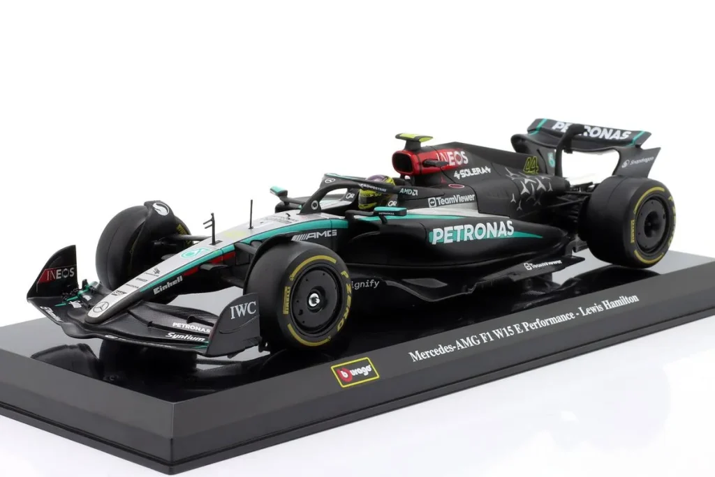 โมเดลรถ 1:24 Mercedes-AMG F1 W15 E Performance #44 Lewis Hamilton ฟอร์มูล่าวัน ปี 2024 Bburago 18-28063 #44