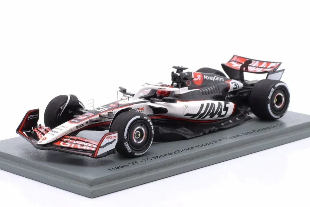 โมเดลรถ 1:43 Haas VF-25 #31 Esteban Ocon อันดับ 5 China GP ฟอร์มูล่าวัน ปี 2025 Spark