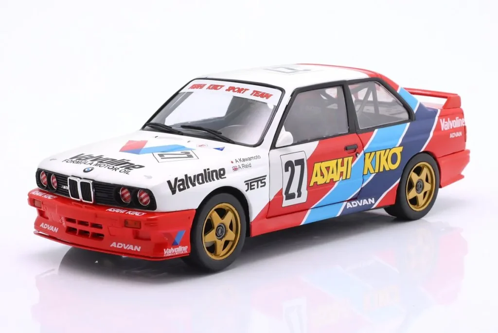 车型 1:18 BMW E30 M3 #27 Anthony Reid, Atsushi Kawamoto 年 1986 白色 / 蓝色 / 红色 Solido