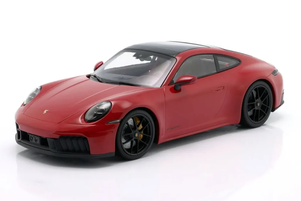 โมเดลรถ 1:18 Porsche 911 (992.2) Carrera GTS ปี 2024 สีแดง Minichamps