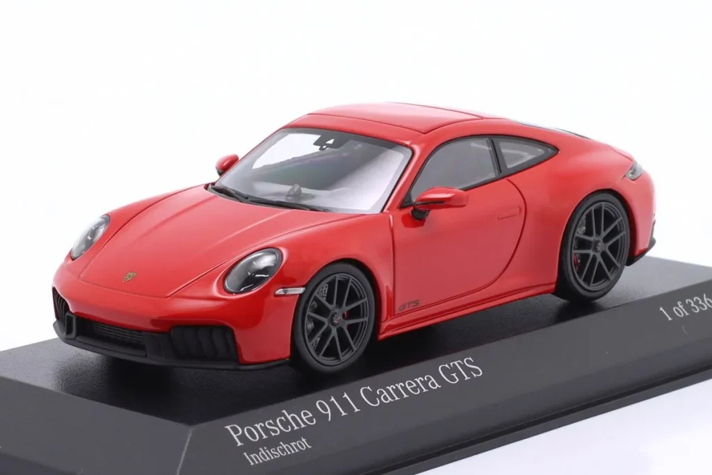 โมเดลรถ 1:43 Porsche 911 (992.2) Carrera GTS ปี 2024 สีแดงอินเดีย Minichamps