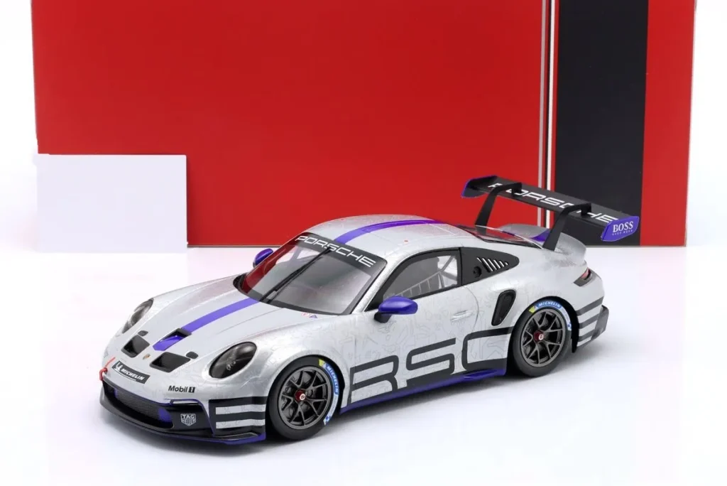 โมเดลรถ 1:18 Porsche 911 (992) GT3 Cup Porsche Track Experience ปี 2023 สีเงิน / น้ำเงิน Ixo