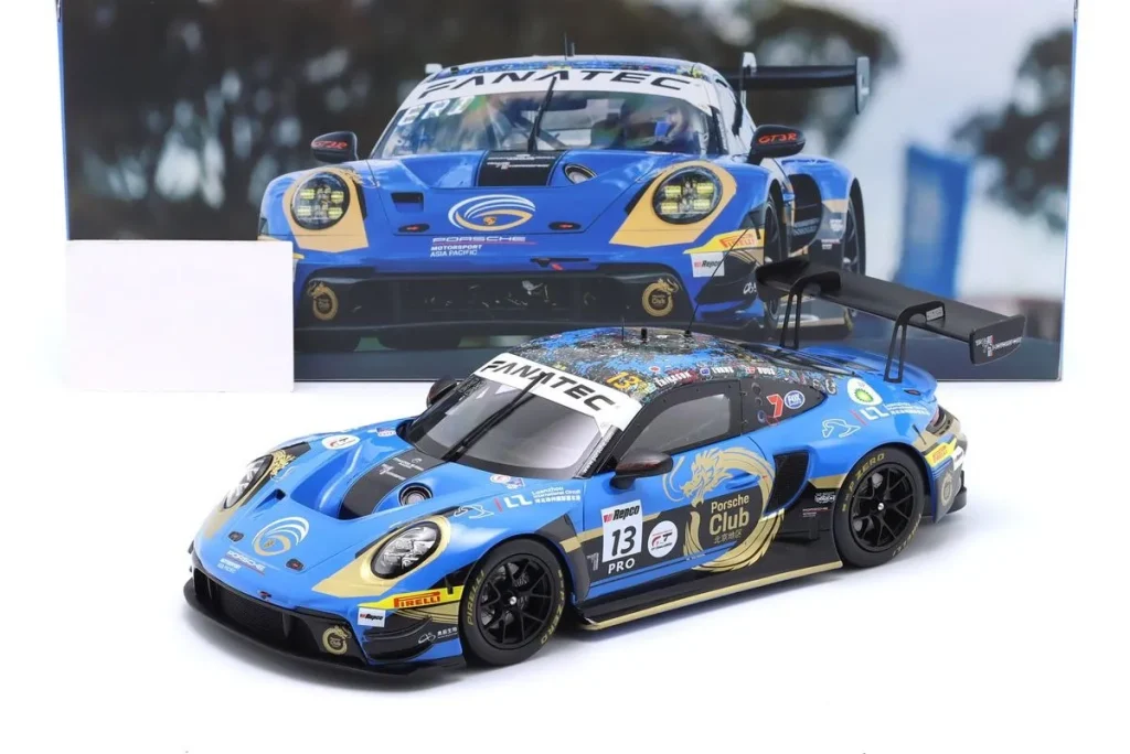 โมเดลรถ 1:18 Porsche 911 GT3 R #13 Bastian Buus, Joel Eriksson, Jaxon Evans อันดับ 4 12h Bathurst ปี 2024 Ixo