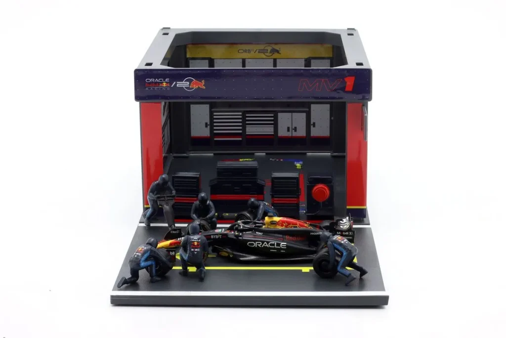 ไดโอรามา 1:43 Red Bull Racing RB20 #1 & #11 Max Verstappen / Sergio Perez ฟอร์มูล่าวัน แชมป์โลก (Verstappen) ปี 2024 Bburago