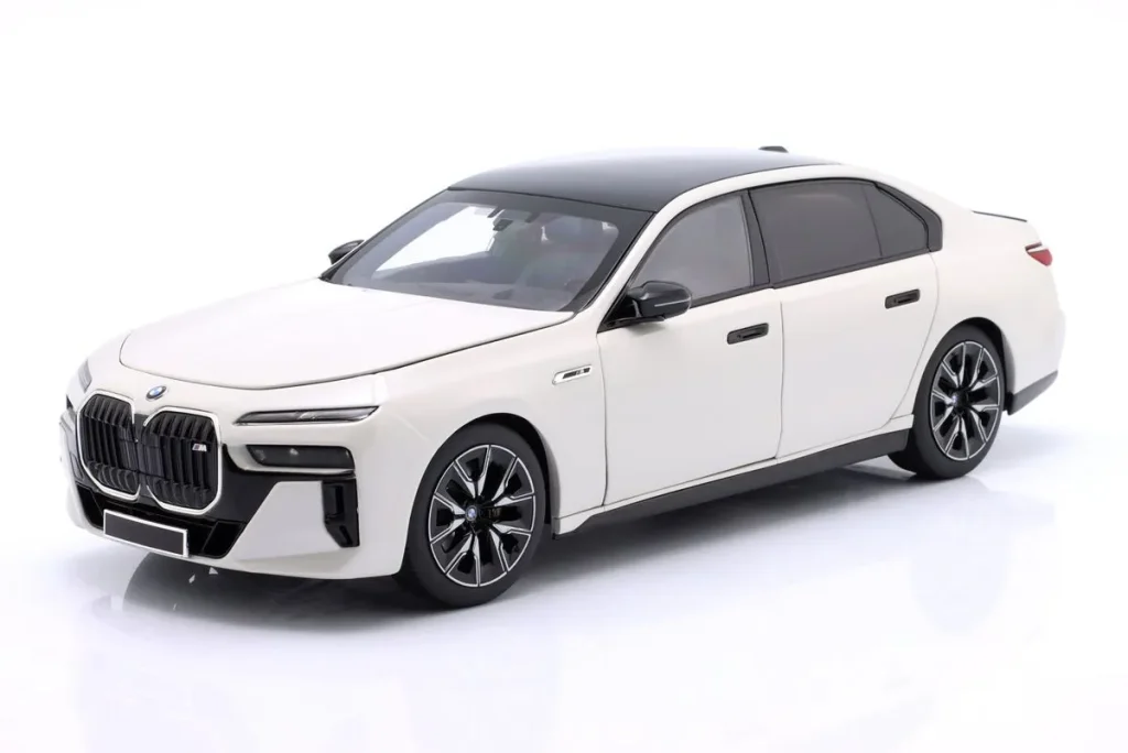 车型 1:18 BMW i7 M70(G70)