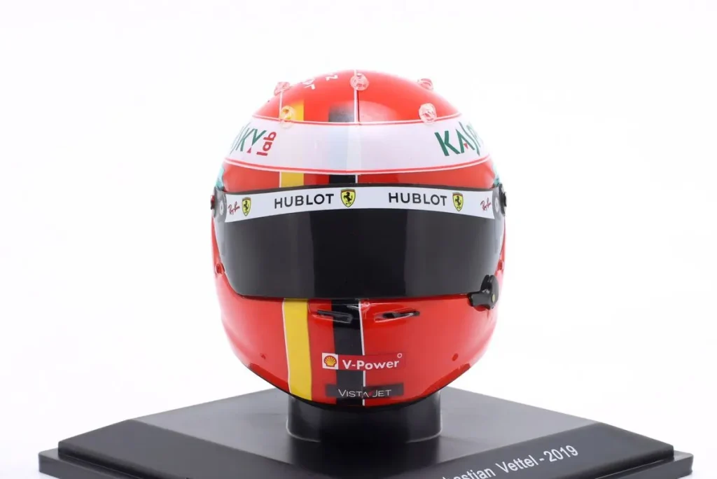 หมวกนักแข่งจำลอง 1:5 Ferrari SF90 #5 Sebastian Vettel ฟอร์มูล่าวัน ปี 2019 Spark