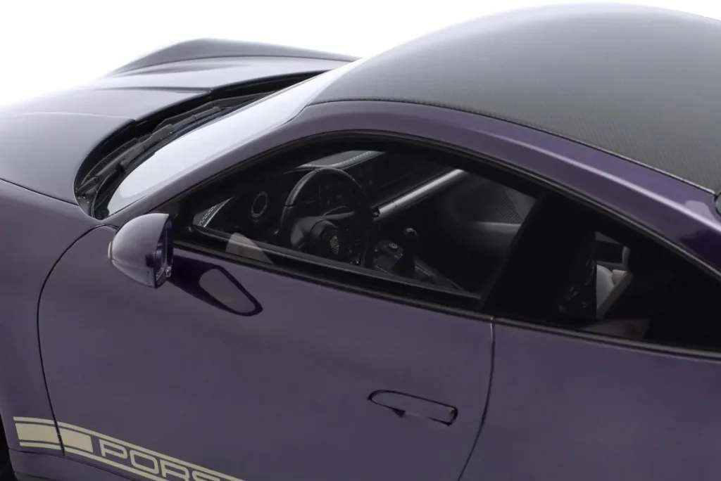 โมเดลรถ 1:12 Porsche 911 (992) GT3 Touring ปี 2021 สี viola เมทัลลิก GT-SPIRIT