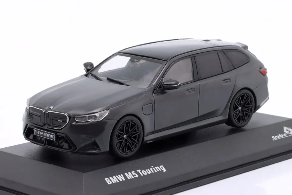 โมเดลรถ 1:43 BMW M5 Touring (G99) ปี 2024 สี frozen deep เทา เมทัลลิก Solido