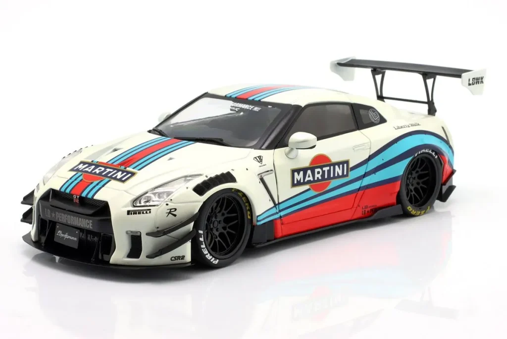 โมเดลรถ 1:18 Nissan GT-R (R35) Liberty Walk Bodykit Type 2.0 ปี 2024 สี Martini-Lackierung (ขาว / น้ำเงิน / แดง) Solido