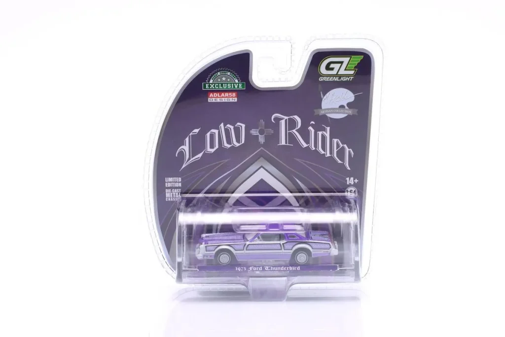Model 1:64 Ford Thunderbird LOwrider / Michael Heralda Special Edition year 1973 purple Greenlight