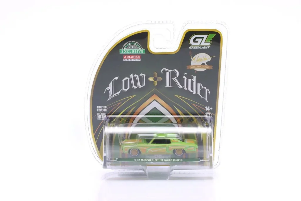 โมเดลรถ 1:64 Chevrolet Monte Carlo Lowrider / Michael Heralda Special Edition ปี 1970 สีเขียว / เหลือง Greenlight