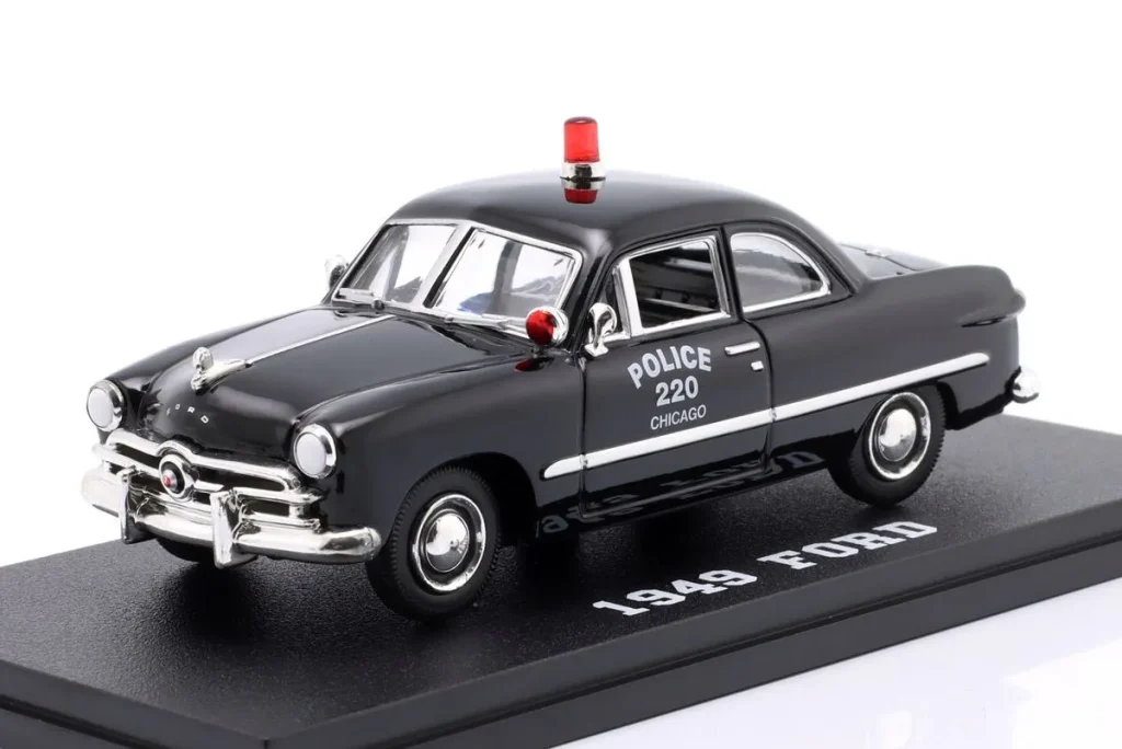 Model 1:43 Ford Custom Chicago Police Department year 1949 Black Greenlight