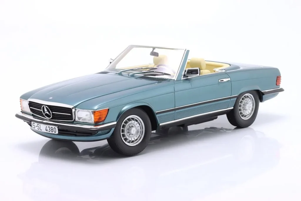 โมเดลรถ 1:12 Mercedes-Benz 380SL (R107) Cabriolet ปี 1983 สีเขียวเมทัลลิก Matrix