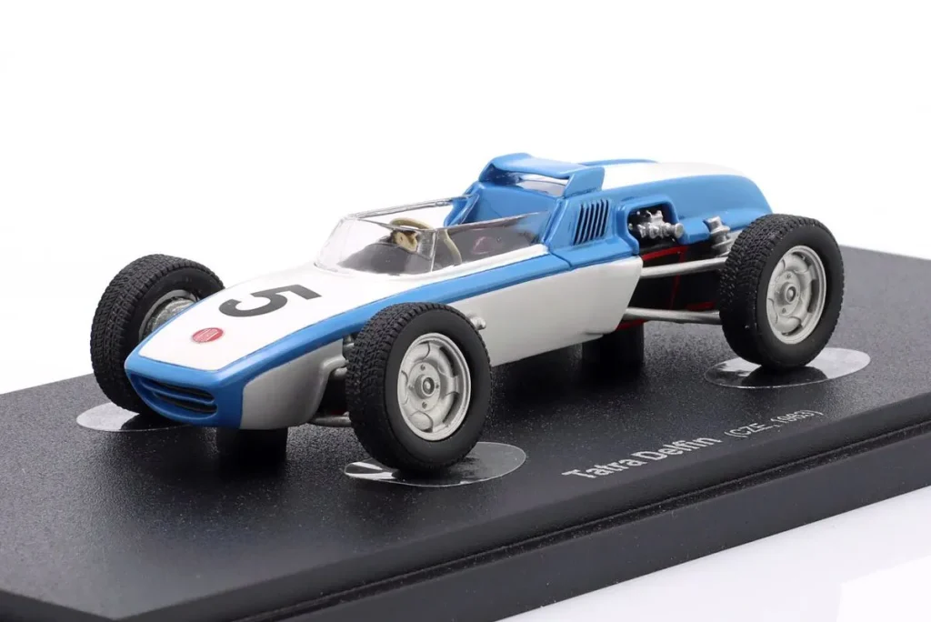 โมเดลรถ 1:43 Tatra Delfin #5 ปี 1963 สีน้ำเงิน / ขาว AutoCult