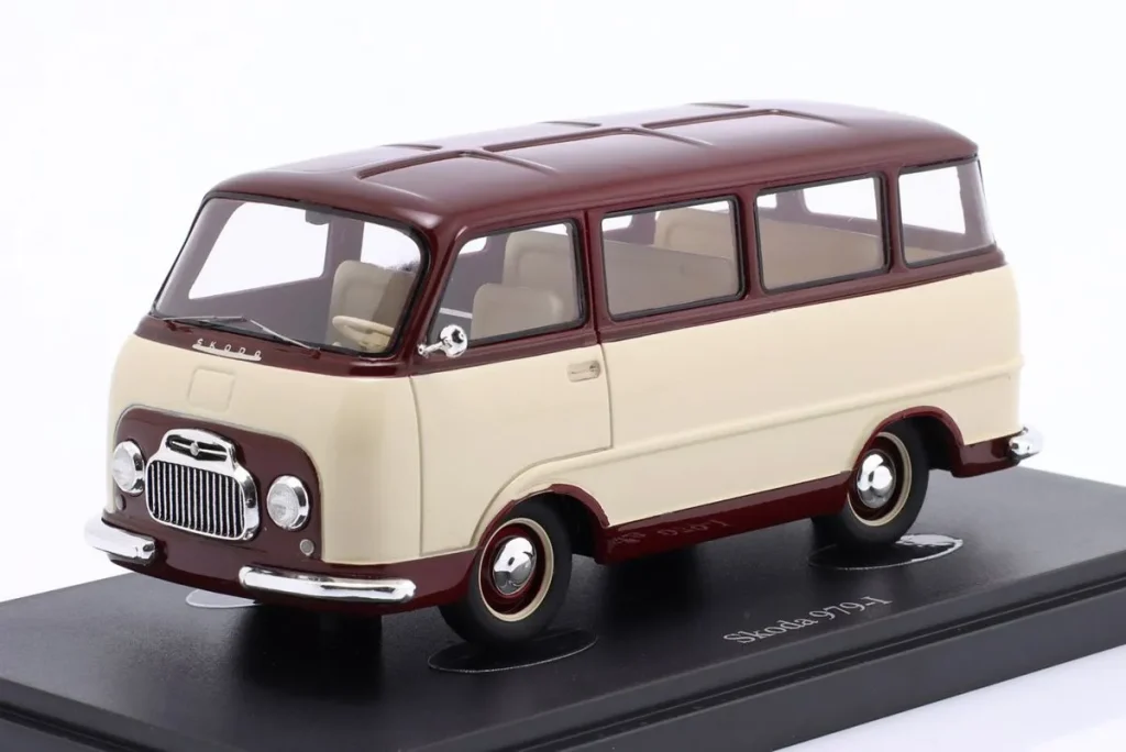 โมเดลรถ 1:43 Skoda 979-I ปี 1956 สีแดงเข้ม / งาช้าง AutoCult