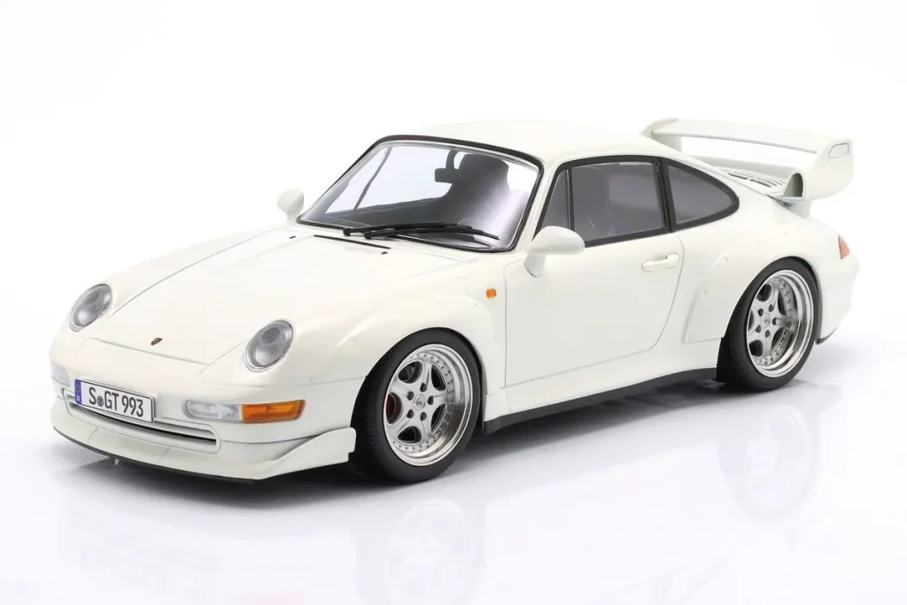 โมเดลรถ 1:18 Porsche 911 (993) GT2 ปี 1996 สี Grand Prix ขาว KK-Scale KKDC181424S