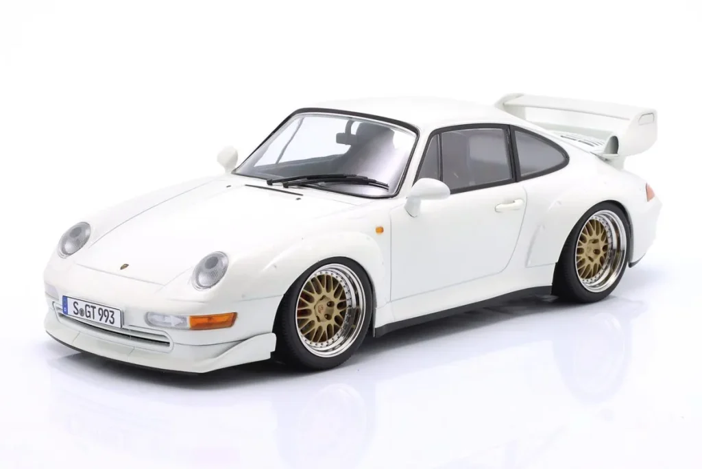 โมเดลรถ 1:18 Porsche 911 (993) GT2 ปี 1996 สี Grand Prix ขาว KK-Scale KKDC181424B